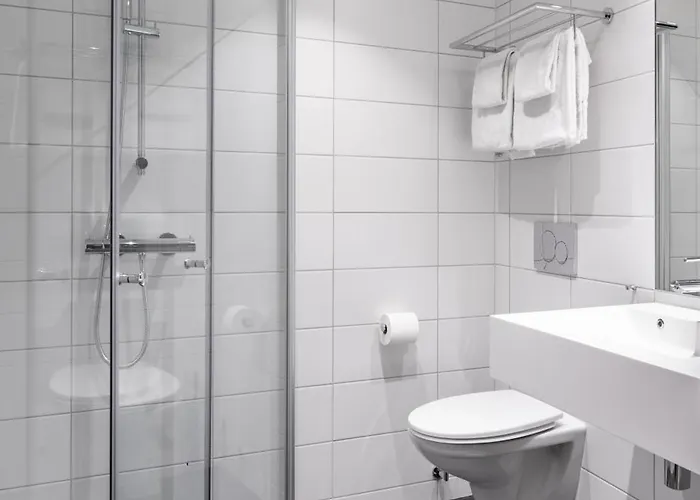 Отель Basecamp *