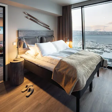 Basecamp Hotell