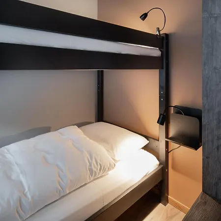 Basecamp Hotell